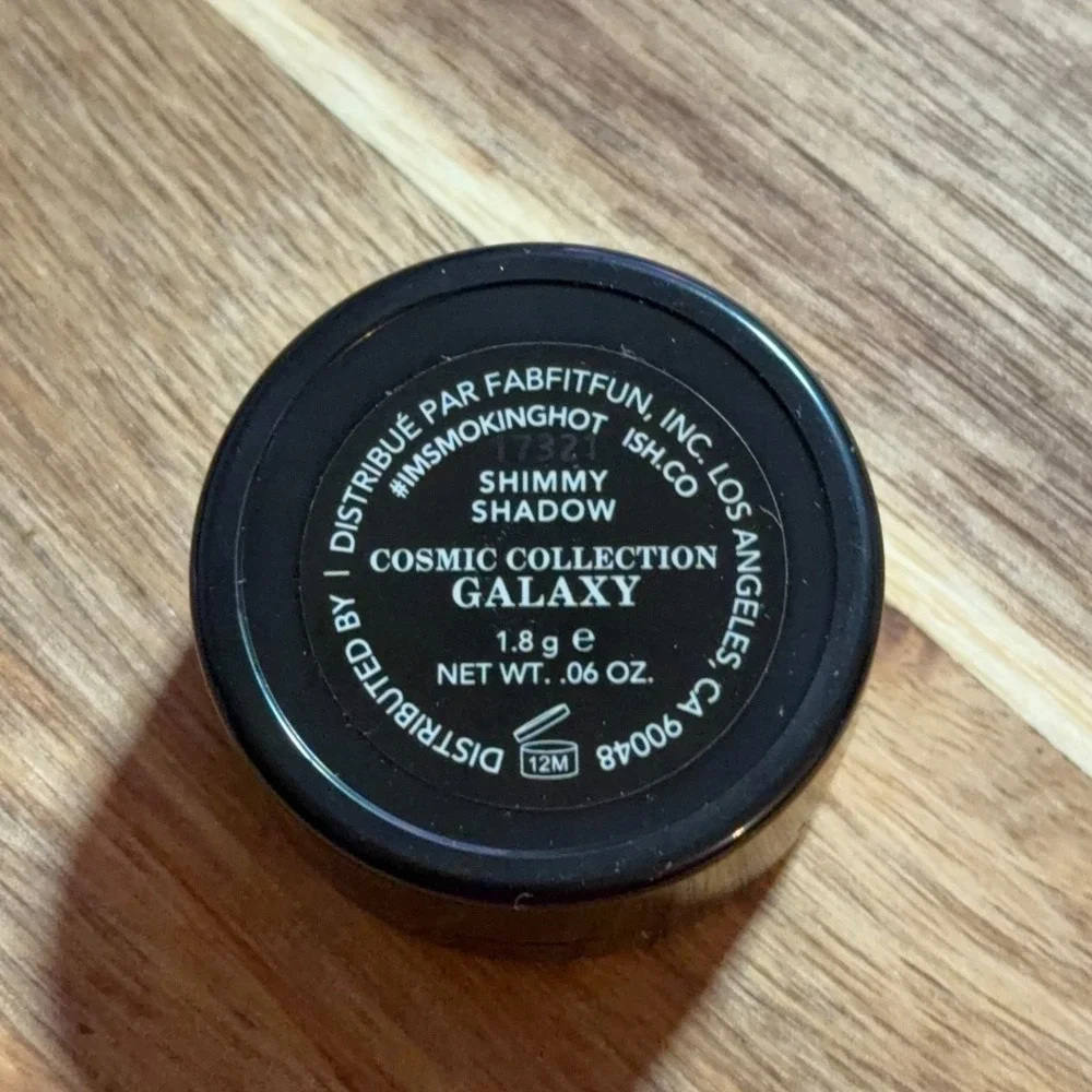 ISH Shimmy Shadow Eyeshadow #IMSMOKINGHOT GALAXY .06oz